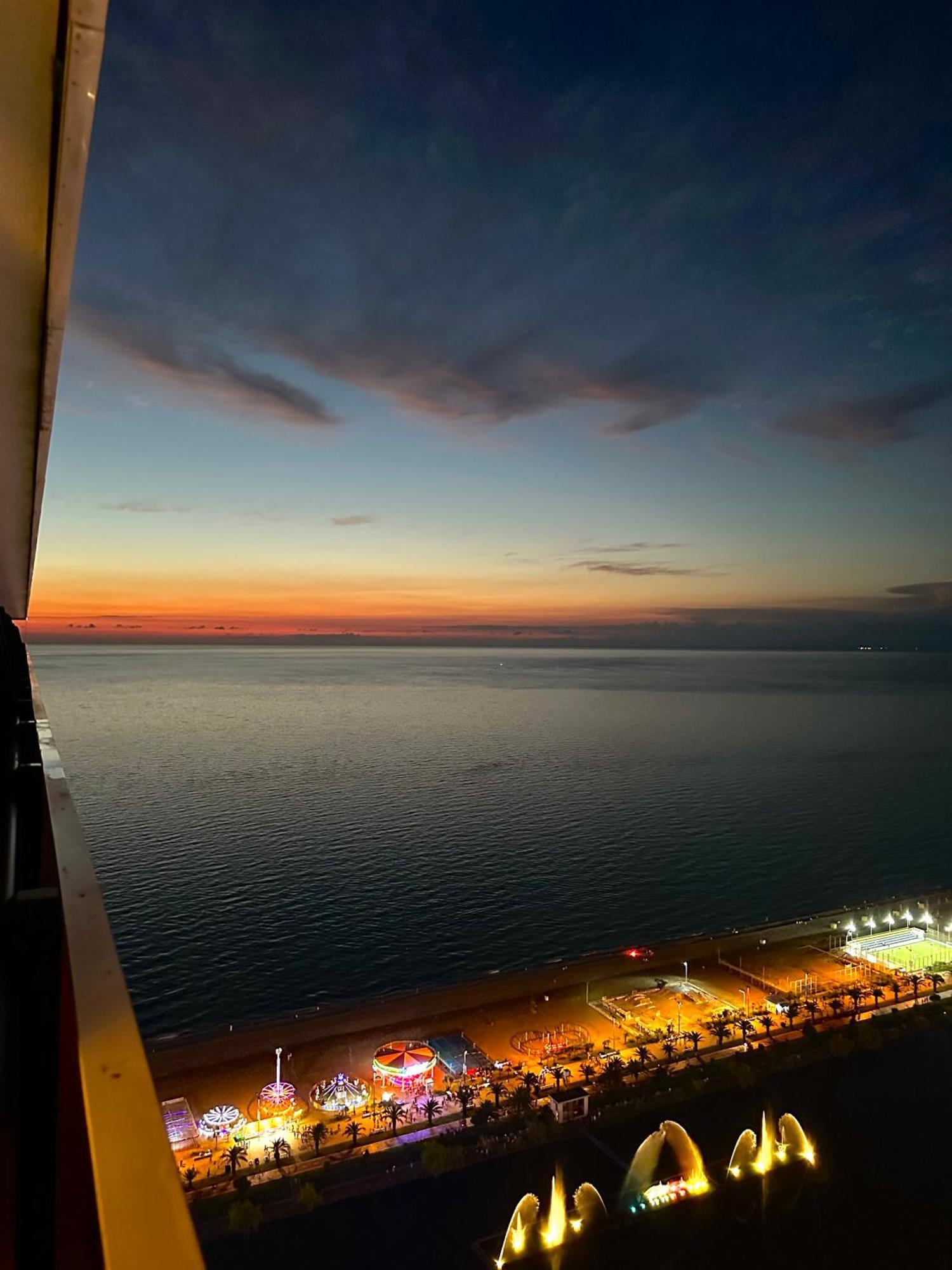 Batumi Orbi City Apartment On 41Th Floor Экстерьер фото